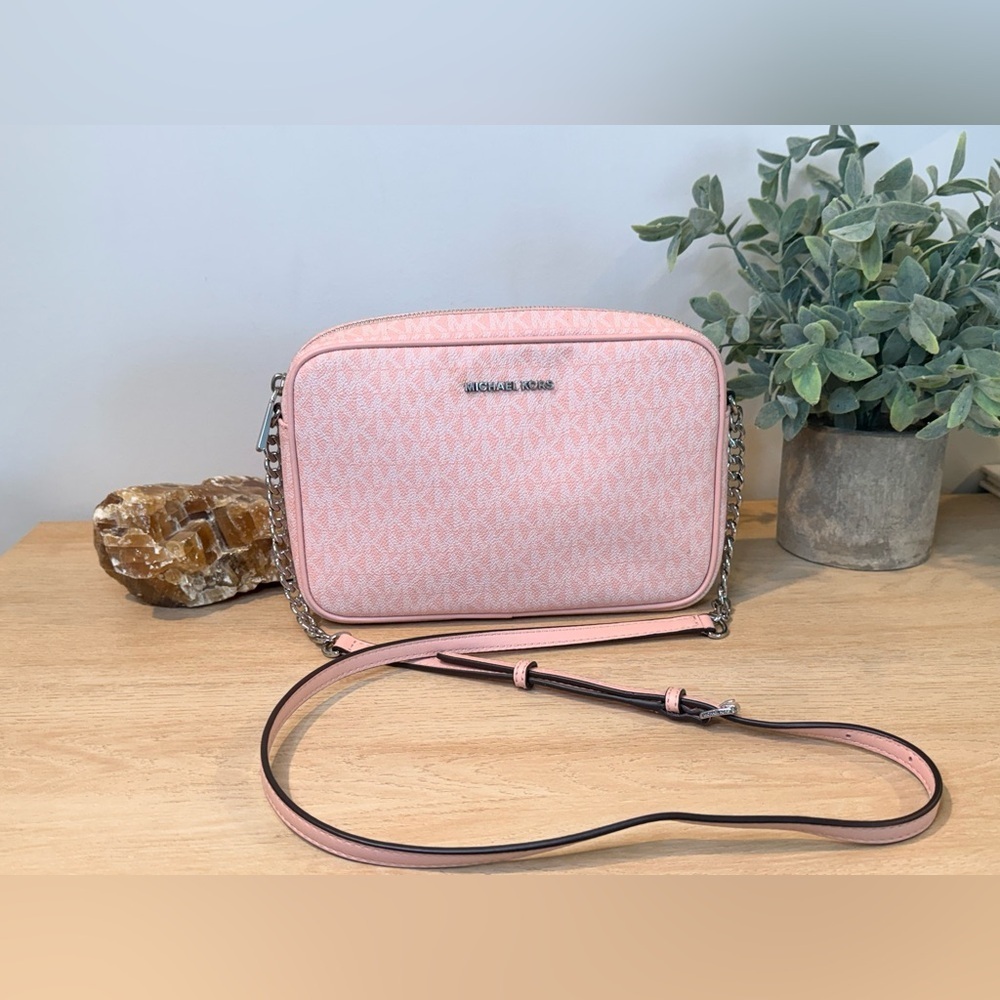 Michael Kors Pink Logo Crossbody Bag Saffiano Leather Camera Bag Like New - Picture 2 of 9